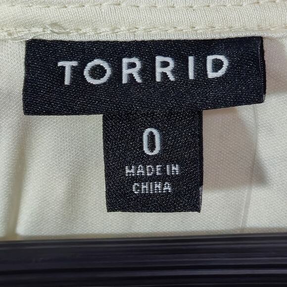 Torrid Lace Top Puff Sleeve Cream Size Large Romantic Feminine NWT - Picture 9 of 10